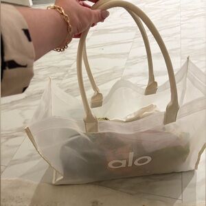 ALO Yoga Transparent Tote with Cream Handles great pool bag!
